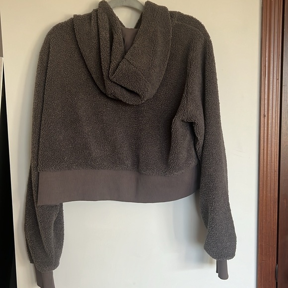 Gymshark Teddy Crop Hoodie Size Medium - Picture 3 of 4